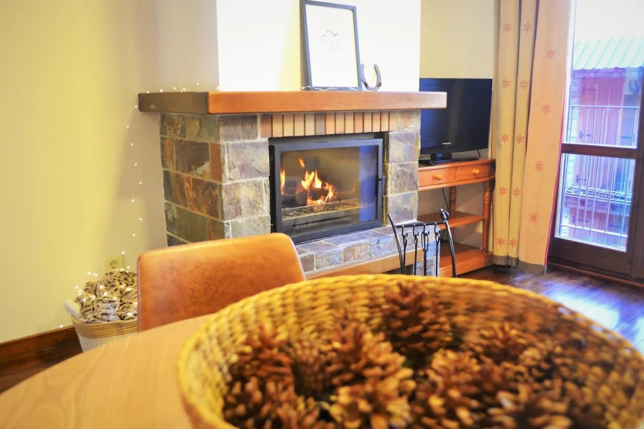 Apartament Acollidor Amb Una Gran Llar De Foc By Rural D'Aneu Esterri D'Aneu Apartment